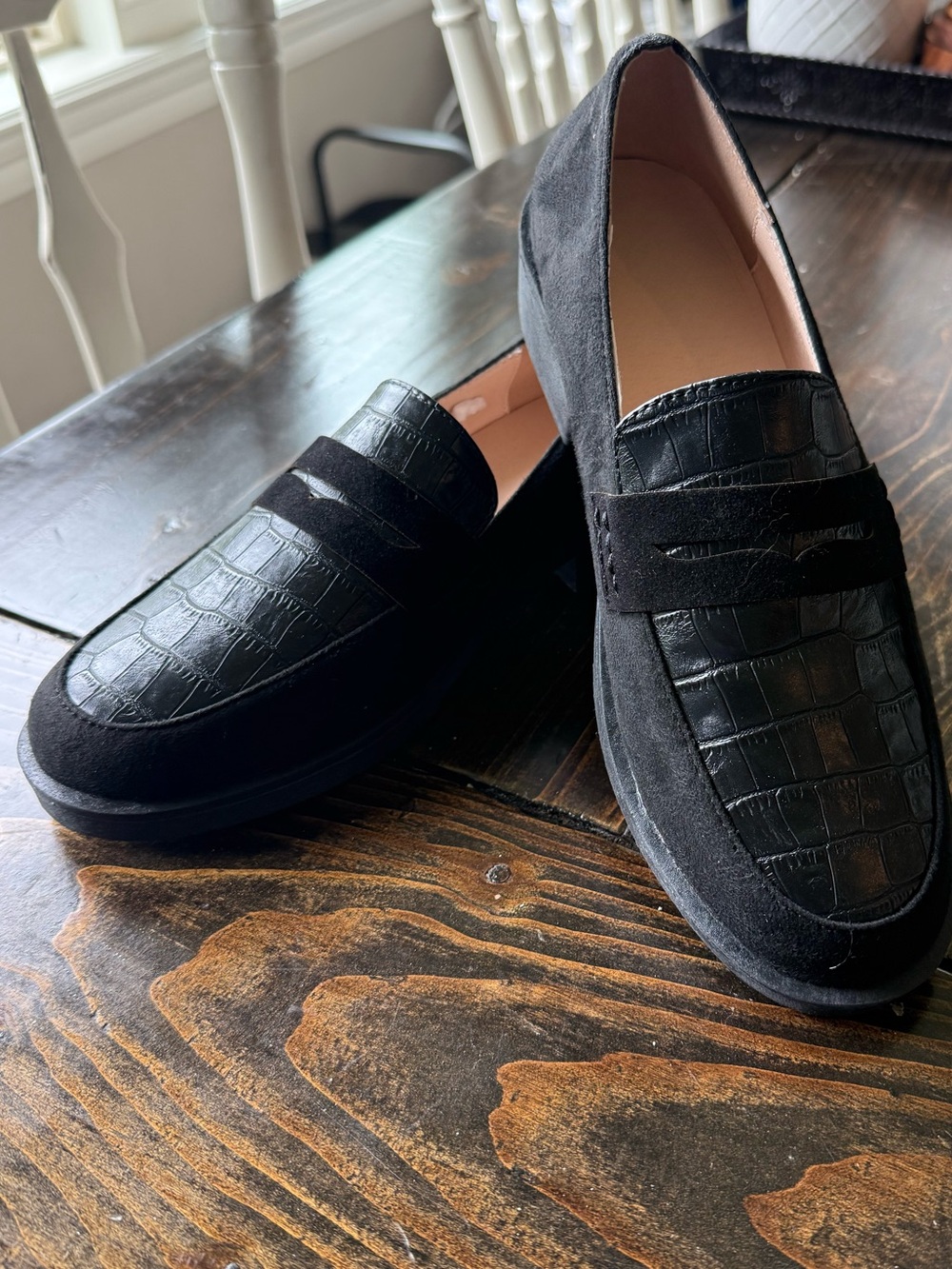 Women's Black Croc-Texture Suede Penny Loafers
